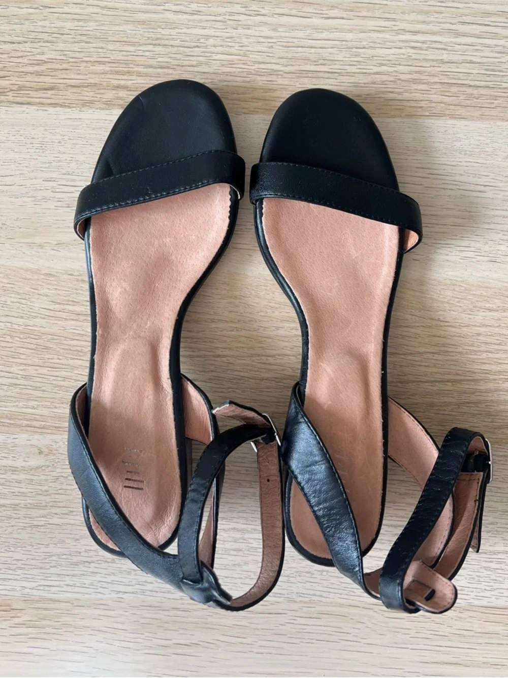 J Jill Black Leather Sandals Ankle Strap Low Heel Minimalist Size 9 New